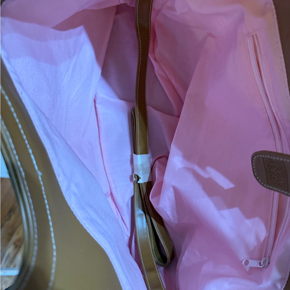 Brand New Never Used Liz Claiborne Tan and Cream Tote Bag - Picture 8 of 8